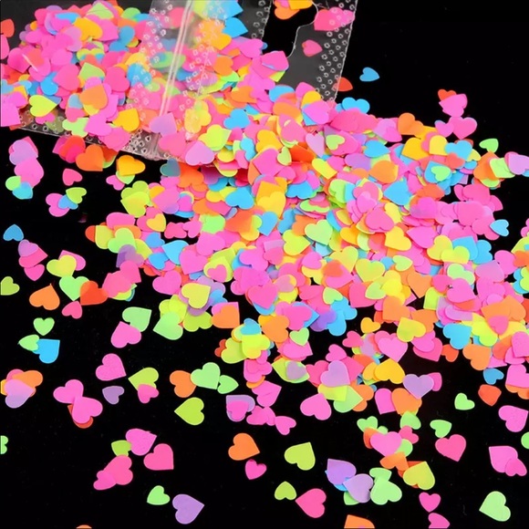 💕Heart shape 3D Nail Decor💕 - Picture 10 of 16